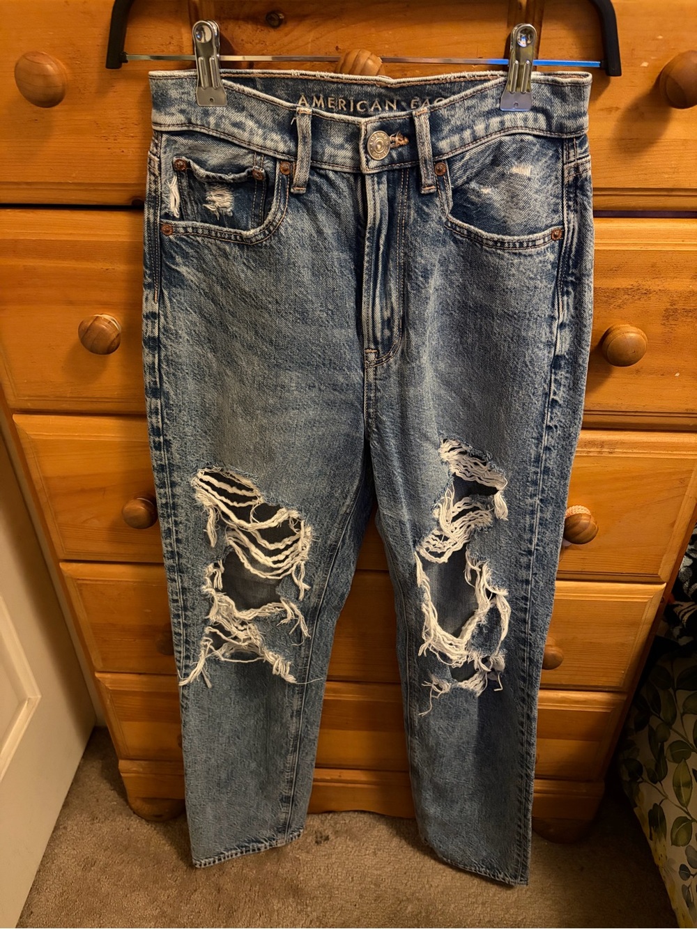 NWOT AE Ripped Jeans